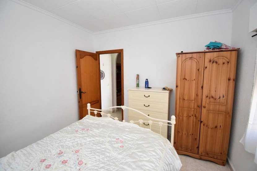 3 slaapkamer Villa te koop in La Siesta met zwembad - € 225.000 (Ref: 9385185)