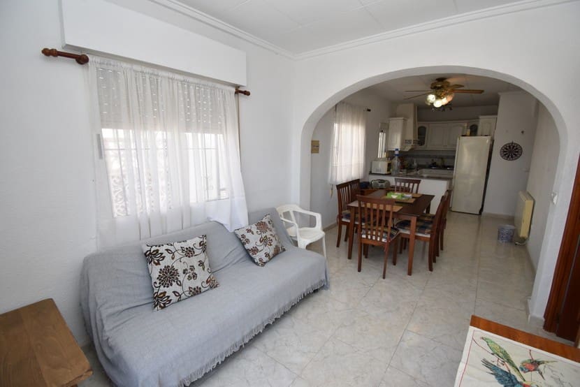 3 slaapkamer Villa te koop in La Siesta met zwembad - € 225.000 (Ref: 9385185)