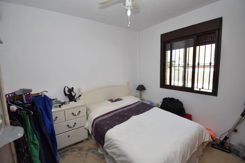 2 slaapkamer Villa te koop in Villamartin met zwembad - € 269.999 (Ref: 9385186)