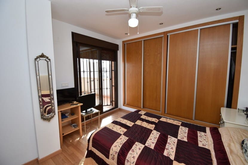 2 slaapkamer Villa te koop in Villamartin met zwembad - € 269.999 (Ref: 9385186)