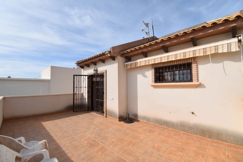 2 slaapkamer Villa te koop in Villamartin met zwembad - € 269.999 (Ref: 9385186)
