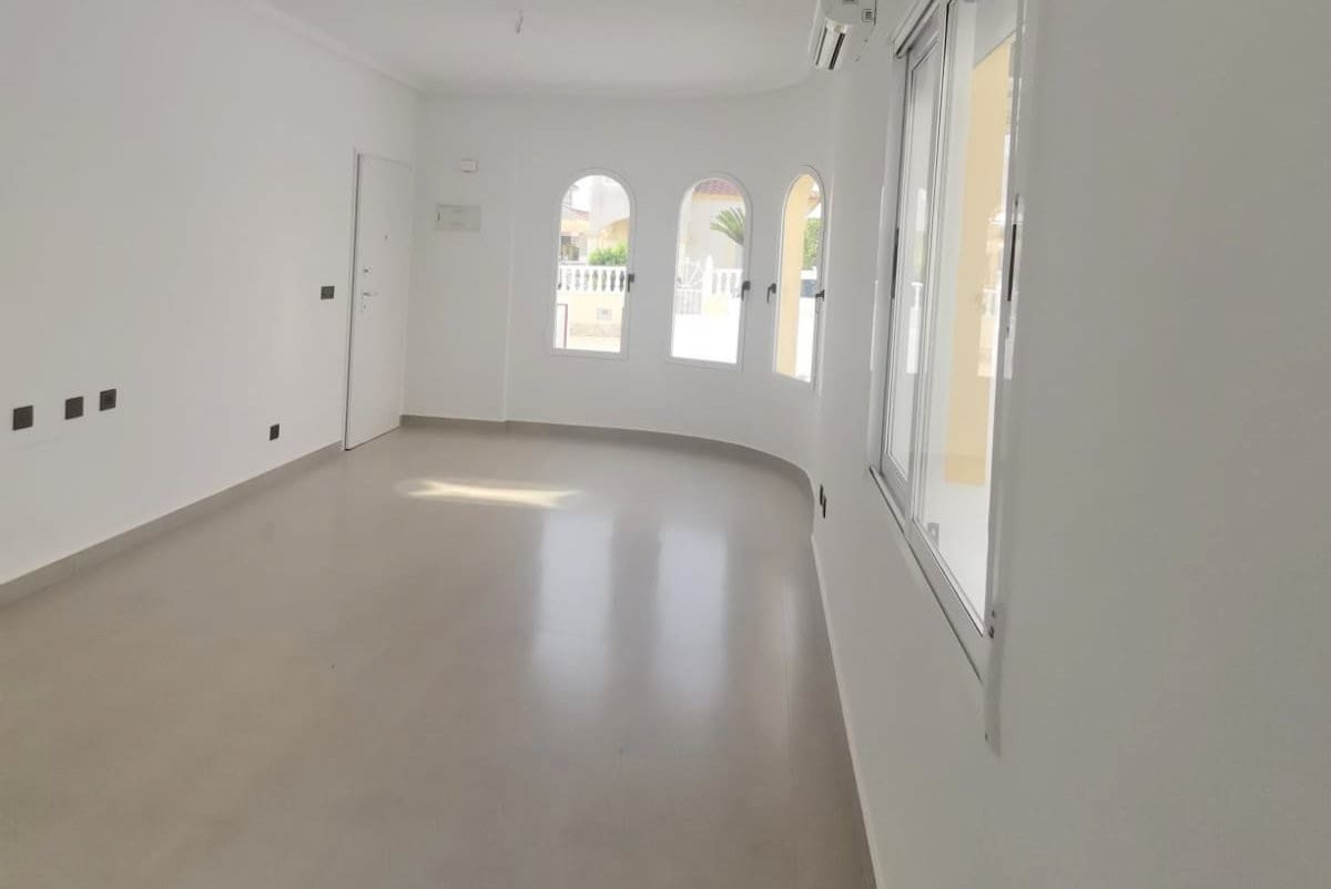 2 slaapkamer Villa te koop in Algorfa met zwembad - € 295.000 (Ref: 9385188)