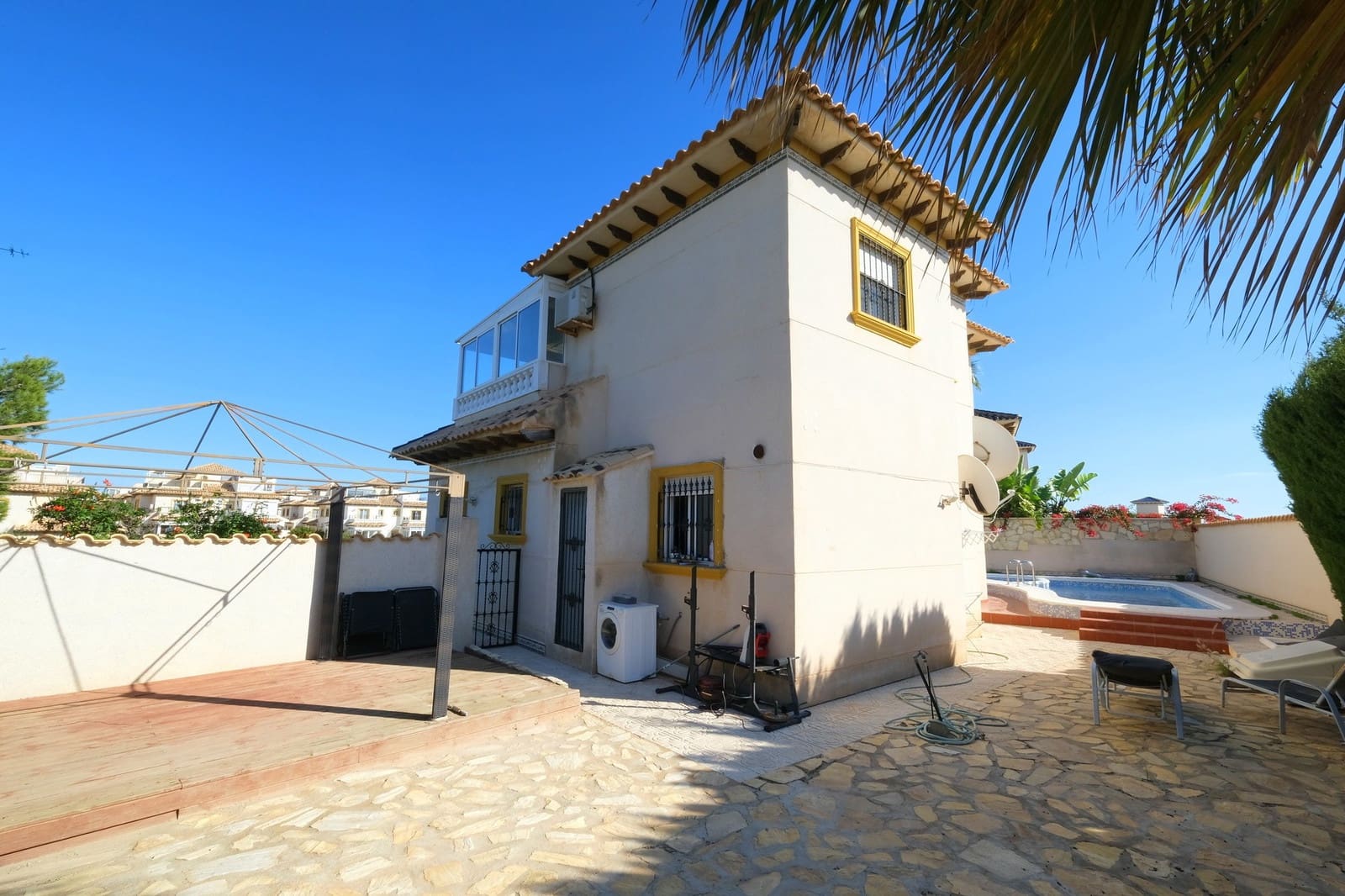 3 slaapkamer Villa te koop in Playa Flamenca met zwembad - € 385.000 (Ref: 9402970)