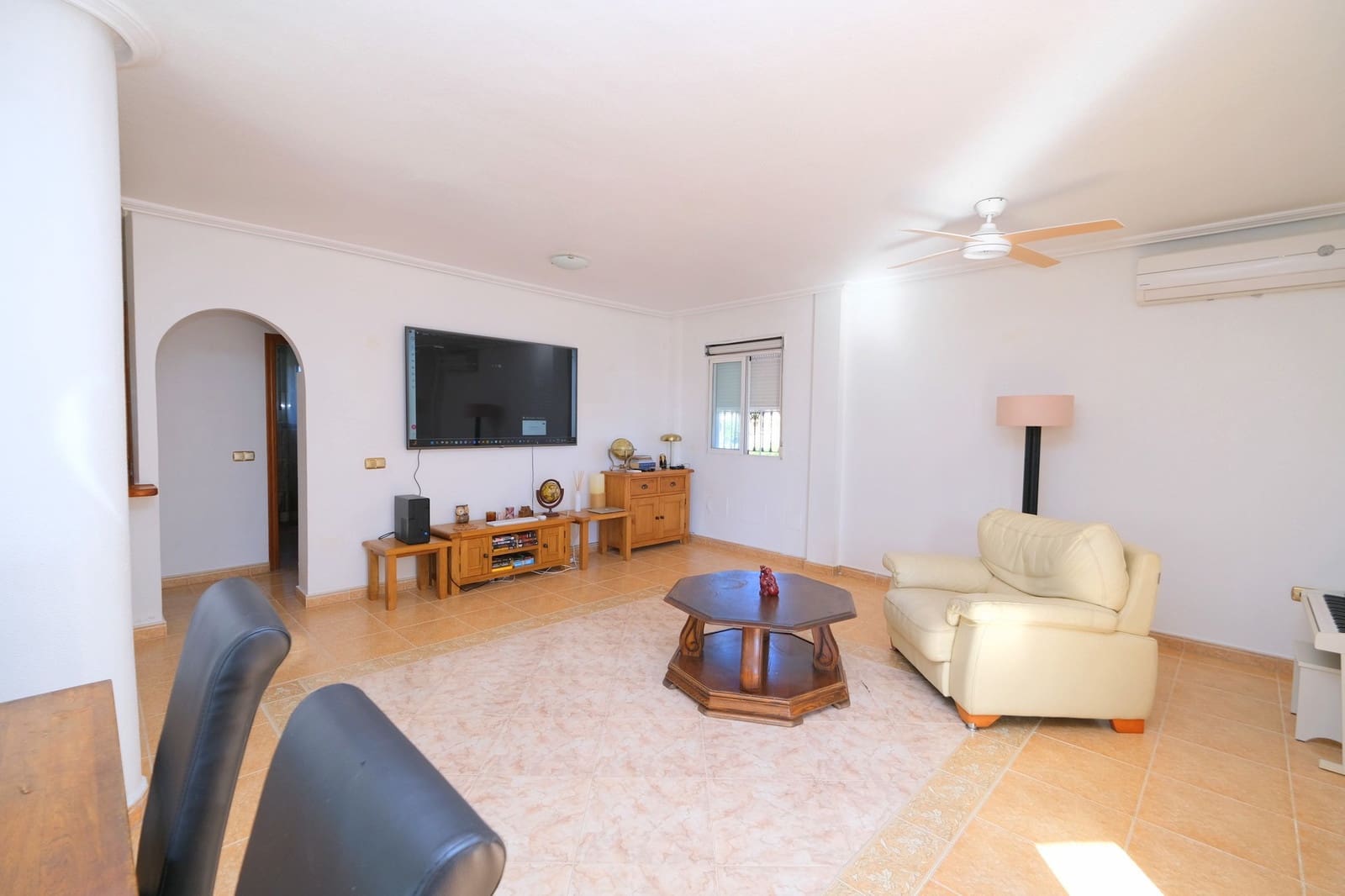 3 slaapkamer Villa te koop in Playa Flamenca met zwembad - € 385.000 (Ref: 9402970)