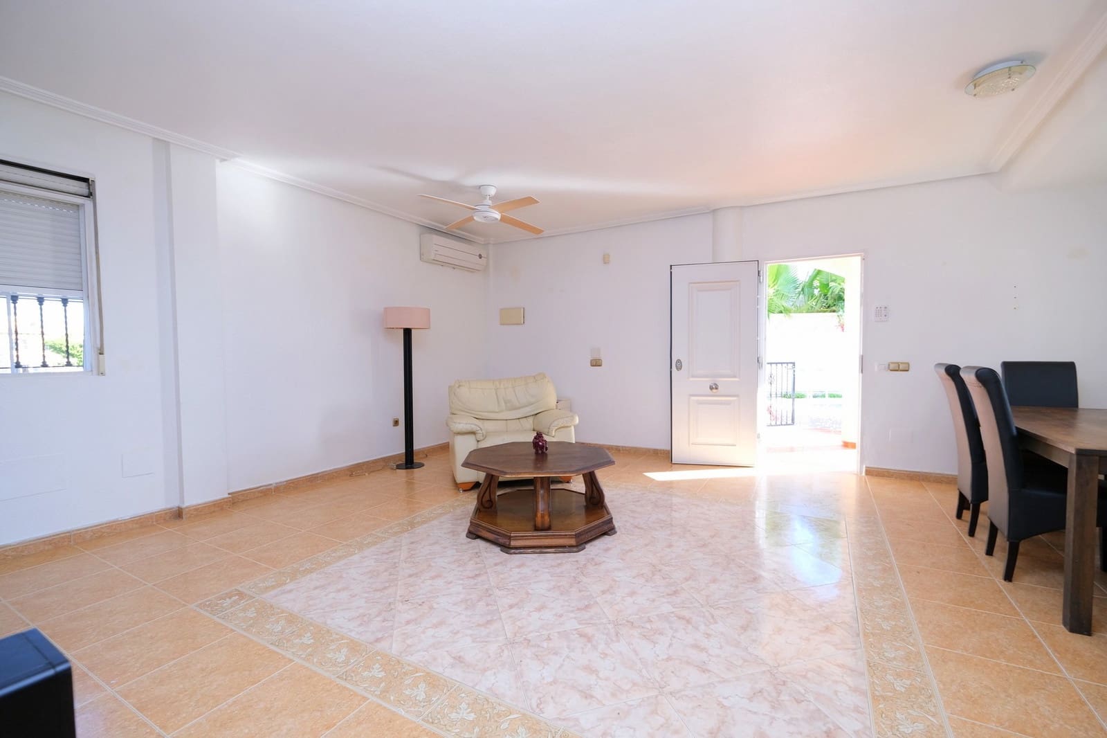 3 slaapkamer Villa te koop in Playa Flamenca met zwembad - € 385.000 (Ref: 9402970)