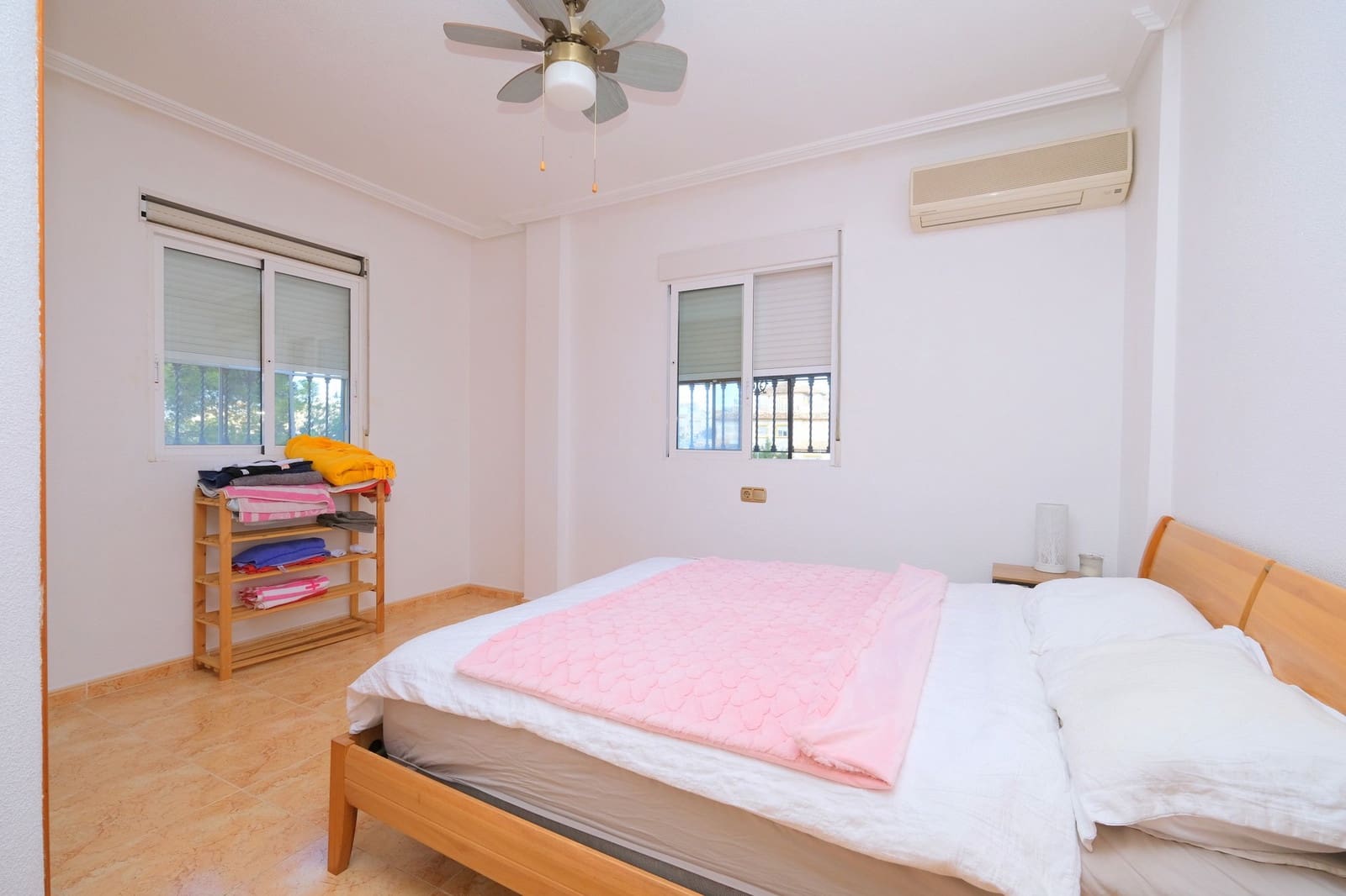 3 slaapkamer Villa te koop in Playa Flamenca met zwembad - € 385.000 (Ref: 9402970)