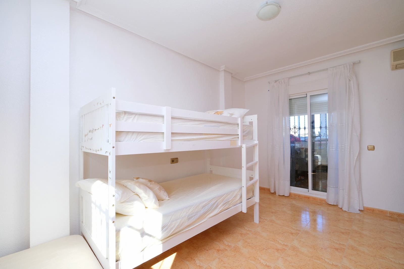 3 slaapkamer Villa te koop in Playa Flamenca met zwembad - € 385.000 (Ref: 9402970)