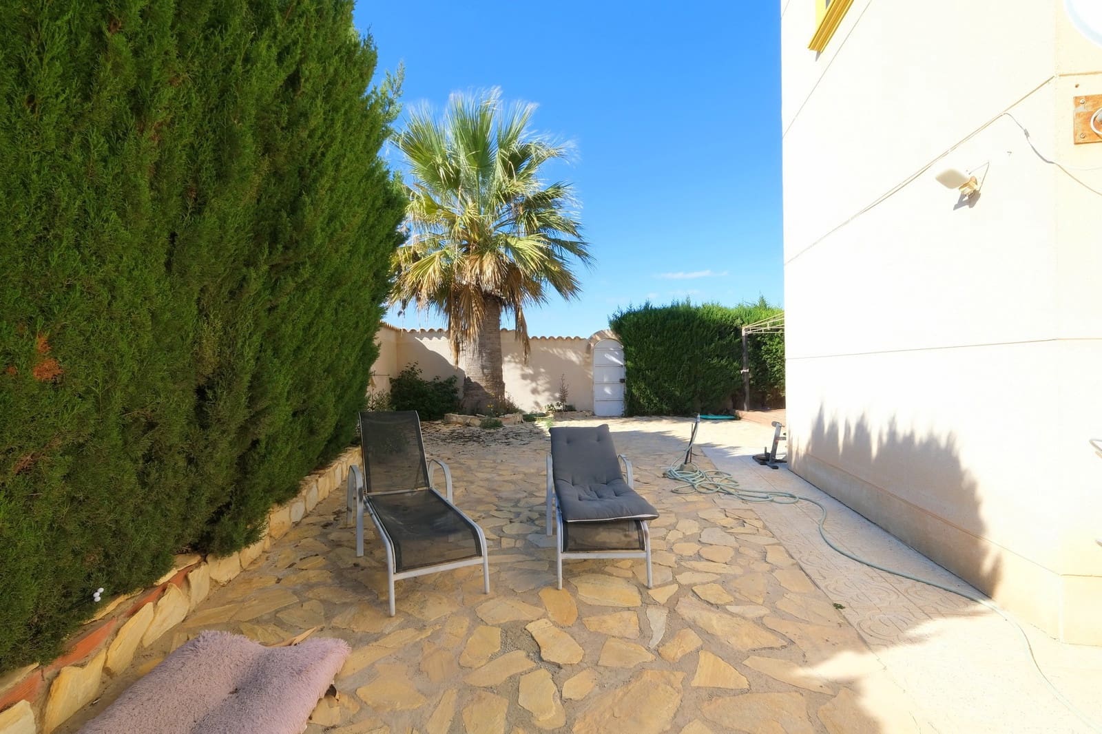 3 slaapkamer Villa te koop in Playa Flamenca met zwembad - € 385.000 (Ref: 9402970)