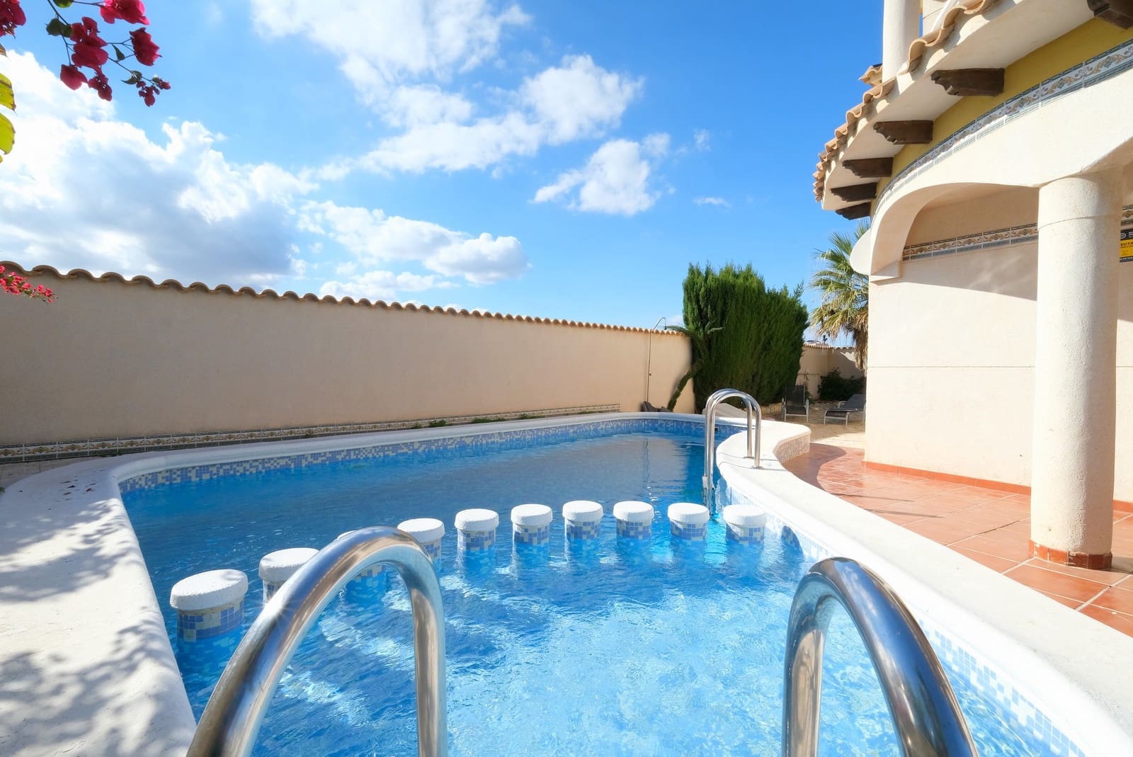 3 slaapkamer Villa te koop in Playa Flamenca met zwembad - € 385.000 (Ref: 9402970)