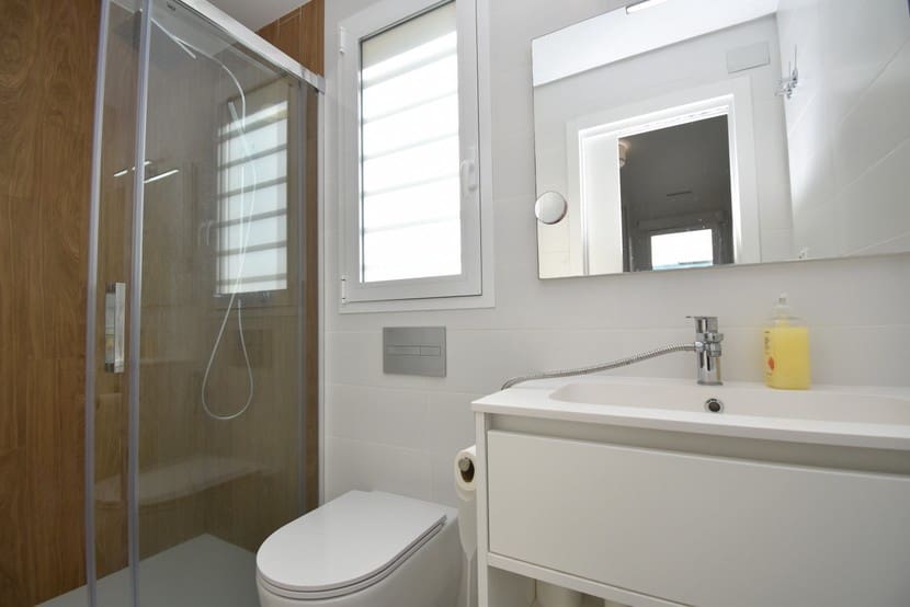 2 slaapkamer Appartement te koop in Playa Flamenca met zwembad - € 239.999 (Ref: 9402972)