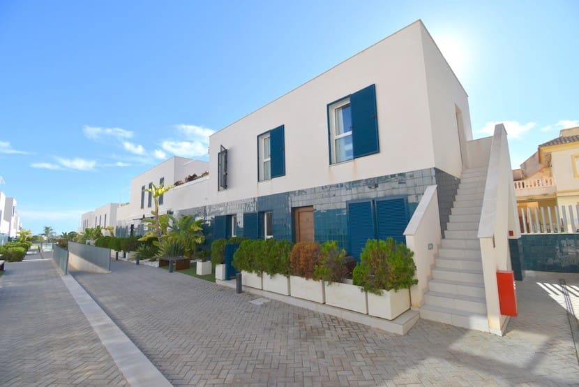 2 slaapkamer Appartement te koop in Playa Flamenca met zwembad - € 239.999 (Ref: 9402972)