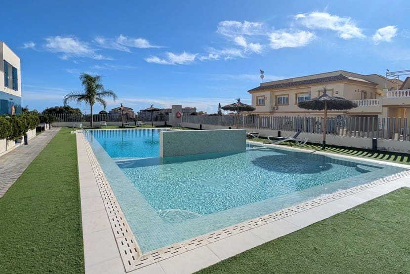 2 slaapkamer Appartement te koop in Playa Flamenca met zwembad - € 239.999 (Ref: 9402972)