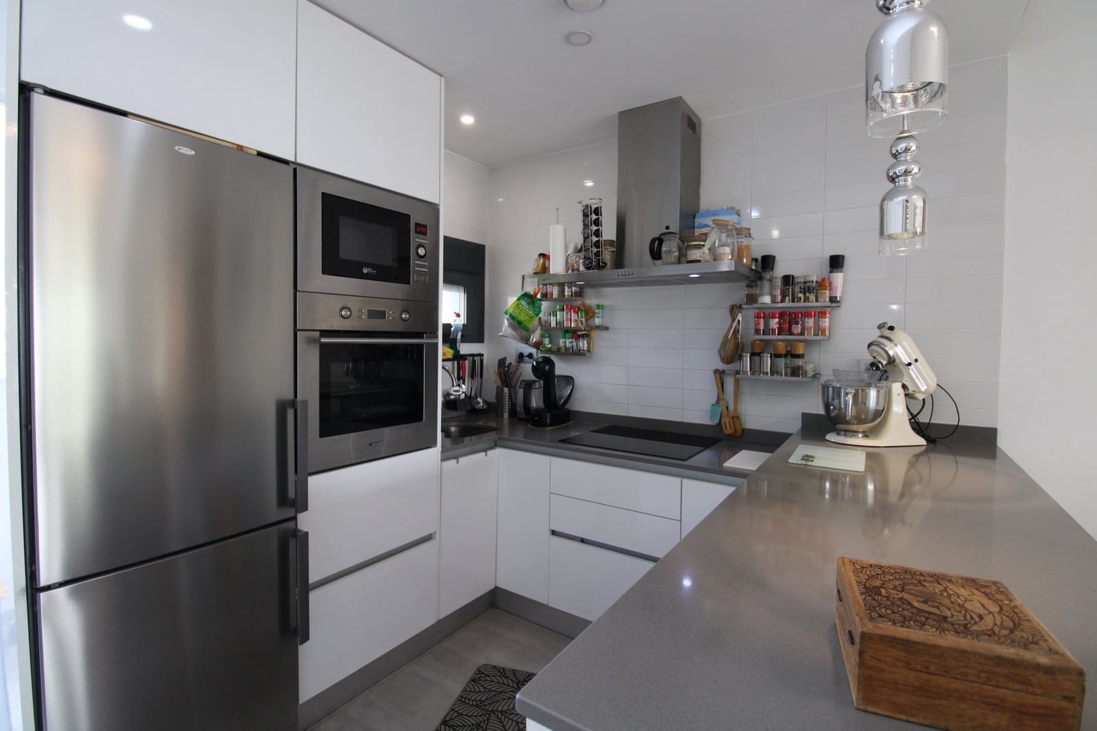 Ático de 2 habitaciones en Pilar de la Horadada en venta con piscina - 235.000 € (Ref: 9402973)