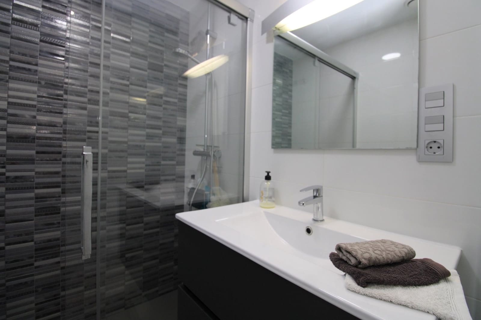 Ático de 2 habitaciones en Pilar de la Horadada en venta con piscina - 235.000 € (Ref: 9402973)