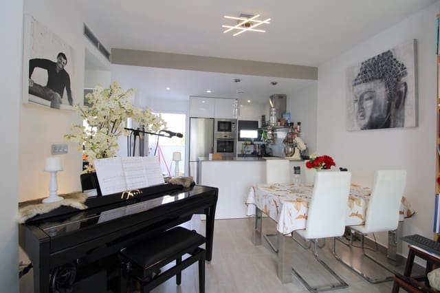 Ático de 2 habitaciones en Pilar de la Horadada ciudad, Pilar de la Horadada en venta con piscina - 235.000 € (Ref: 9402973)