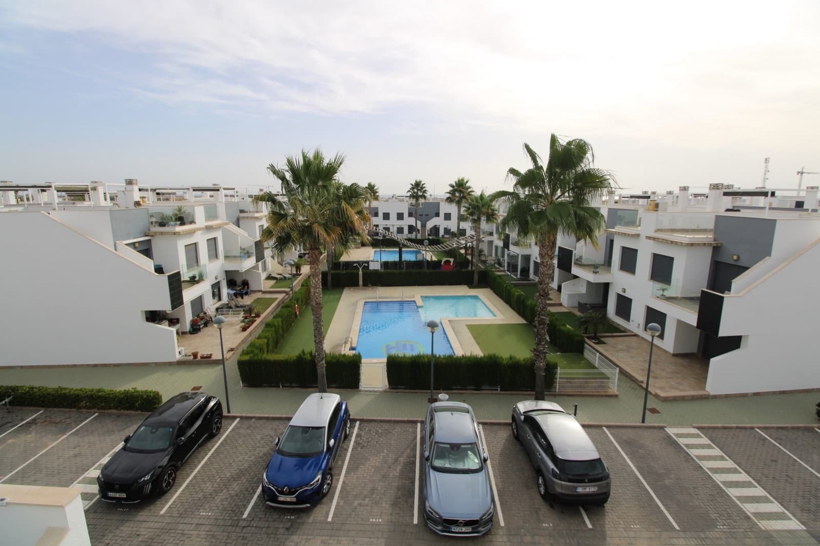 Ático de 2 habitaciones en Pilar de la Horadada en venta con piscina - 235.000 € (Ref: 9402973)