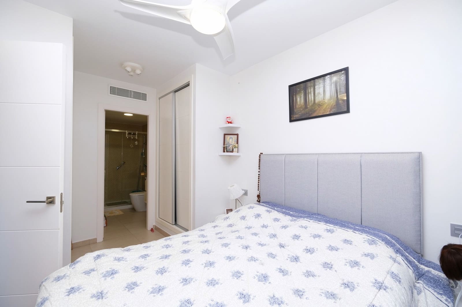 3 slaapkamer Appartement te koop in Punta Prima met zwembad - € 295.000 (Ref: 9415438)