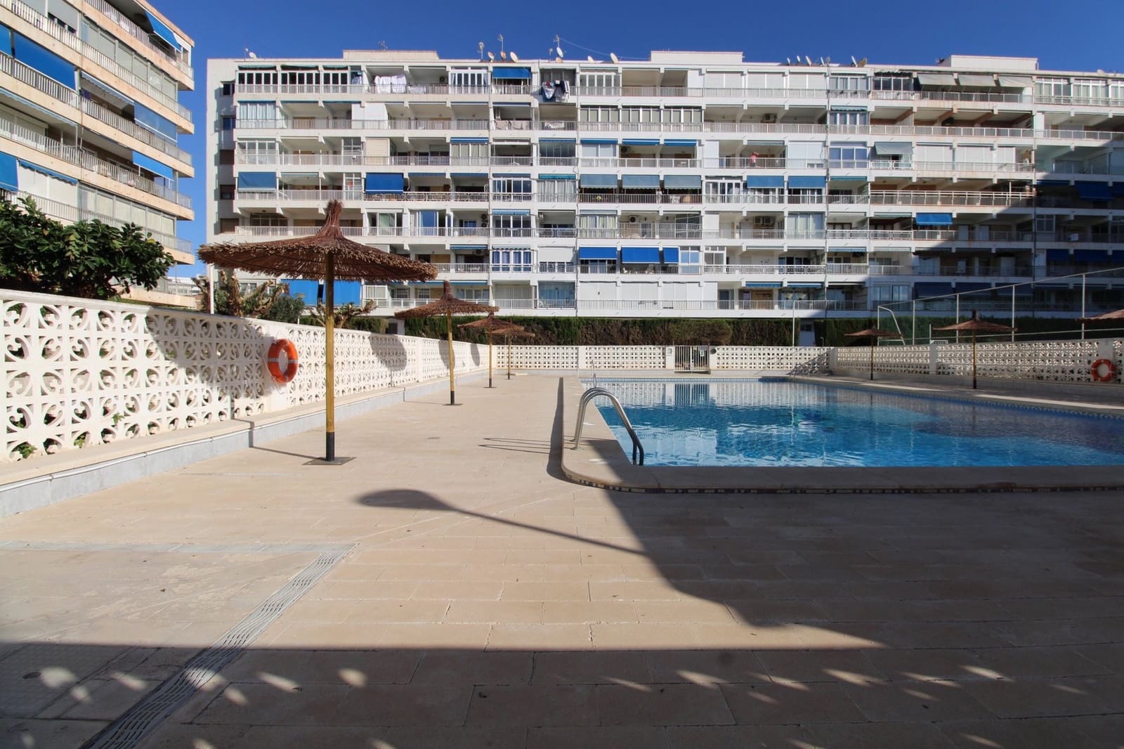 3 soveværelse Lejlighed til salg i Torrevieja med swimmingpool - € 299.000 (Ref: 9415439)