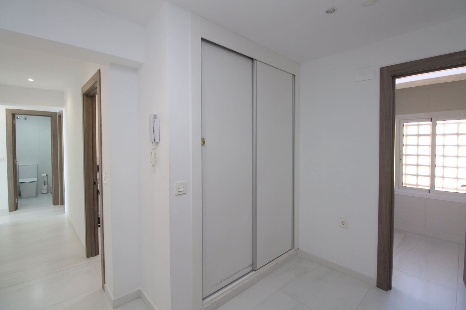 3 soveværelse Lejlighed til salg i Torrevieja med swimmingpool - € 299.000 (Ref: 9415439)