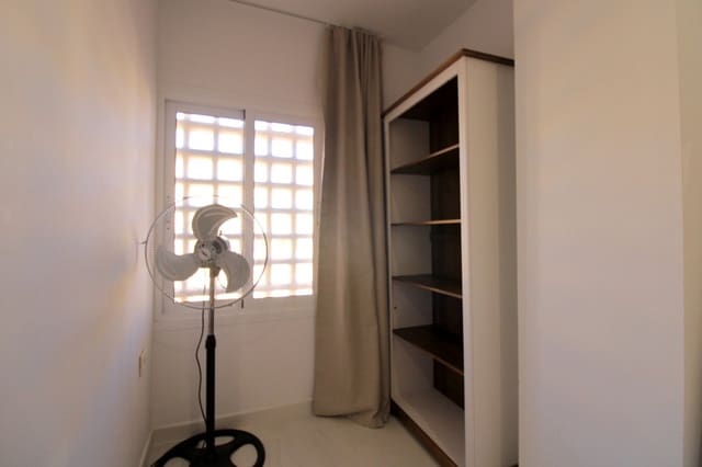 3 soveværelse Lejlighed til salg i Puerto Deportivo, Torrevieja med swimmingpool - € 299.000 (Ref: 9415439)