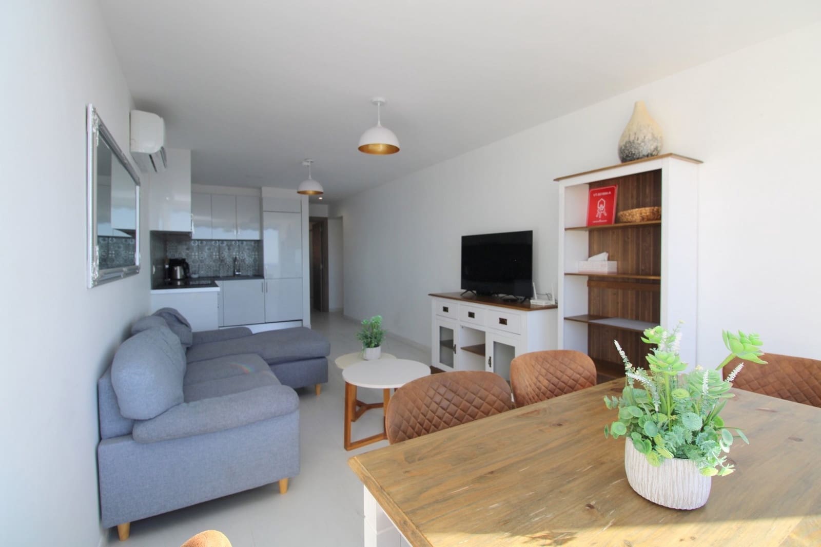 3 soveværelse Lejlighed til salg i Torrevieja med swimmingpool - € 299.000 (Ref: 9415439)