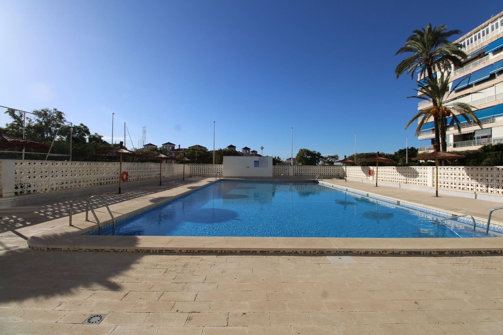 3 soveværelse Lejlighed til salg i Torrevieja med swimmingpool - € 299.000 (Ref: 9415439)