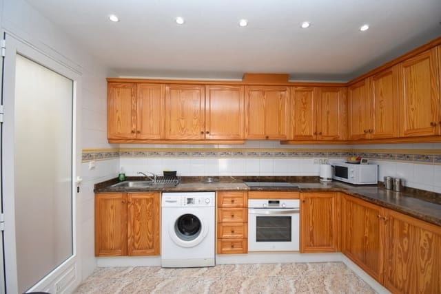 2 Zimmer Apartment zu verkaufen in Villamartin, Orihuela mit Pool - 145.500 € (Ref: 9415440)