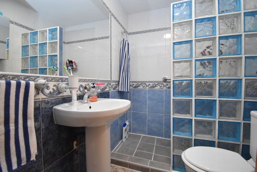 2 bedroom Apartment for sale in Villamartin with pool - € 145,500 (Ref: 9415440)