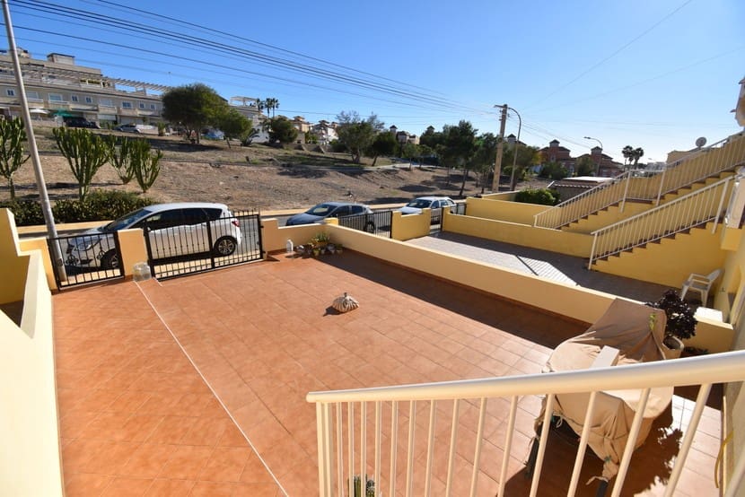 2 bedroom Apartment for sale in Villamartin with pool - € 145,500 (Ref: 9415440)