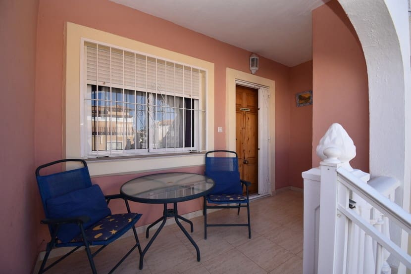 Apartamento de 2 habitaciones en Villamartin en venta con piscina - 134.995 € (Ref: 9415441)