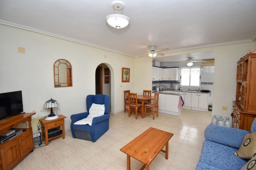 Apartamento de 2 habitaciones en Villamartin en venta con piscina - 134.995 € (Ref: 9415441)