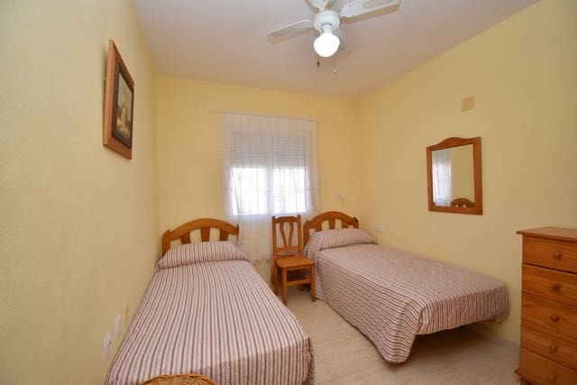 Apartamento de 2 habitaciones en Villamartin, Orihuela en venta con piscina - 134.995 € (Ref: 9415441)