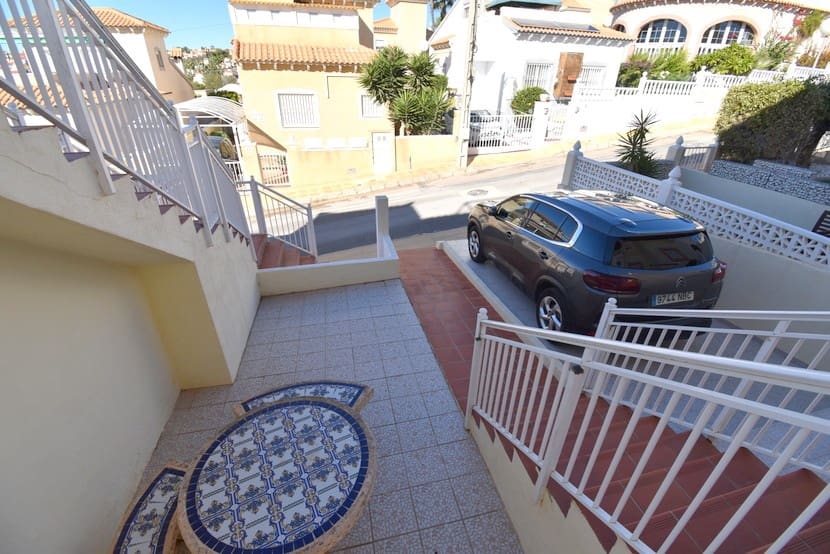 Apartamento de 2 habitaciones en Villamartin en venta con piscina - 134.995 € (Ref: 9415441)