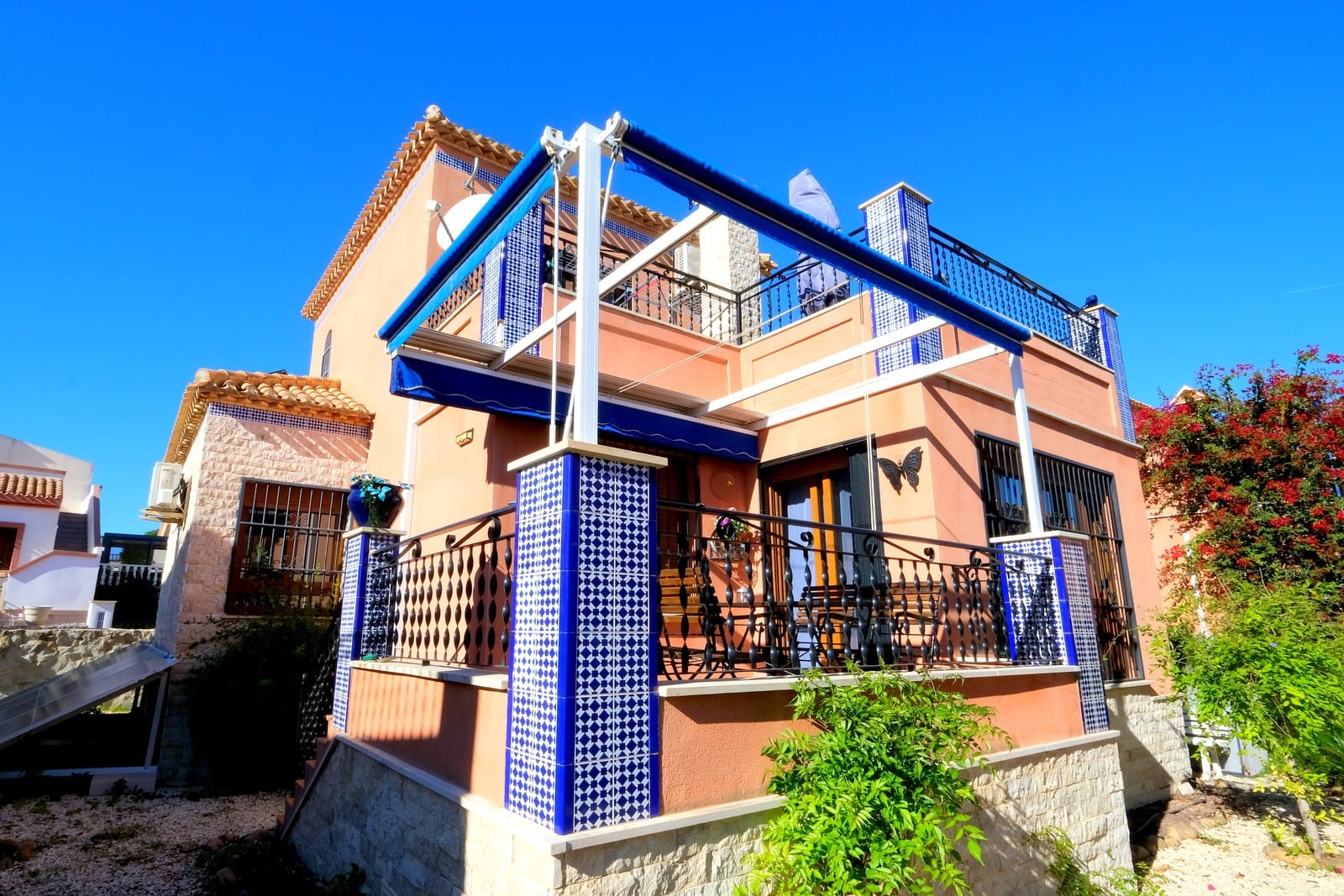 Chalet de 3 habitaciones en San Miguel de Salinas en venta con piscina - 259.900 € (Ref: 9431172)