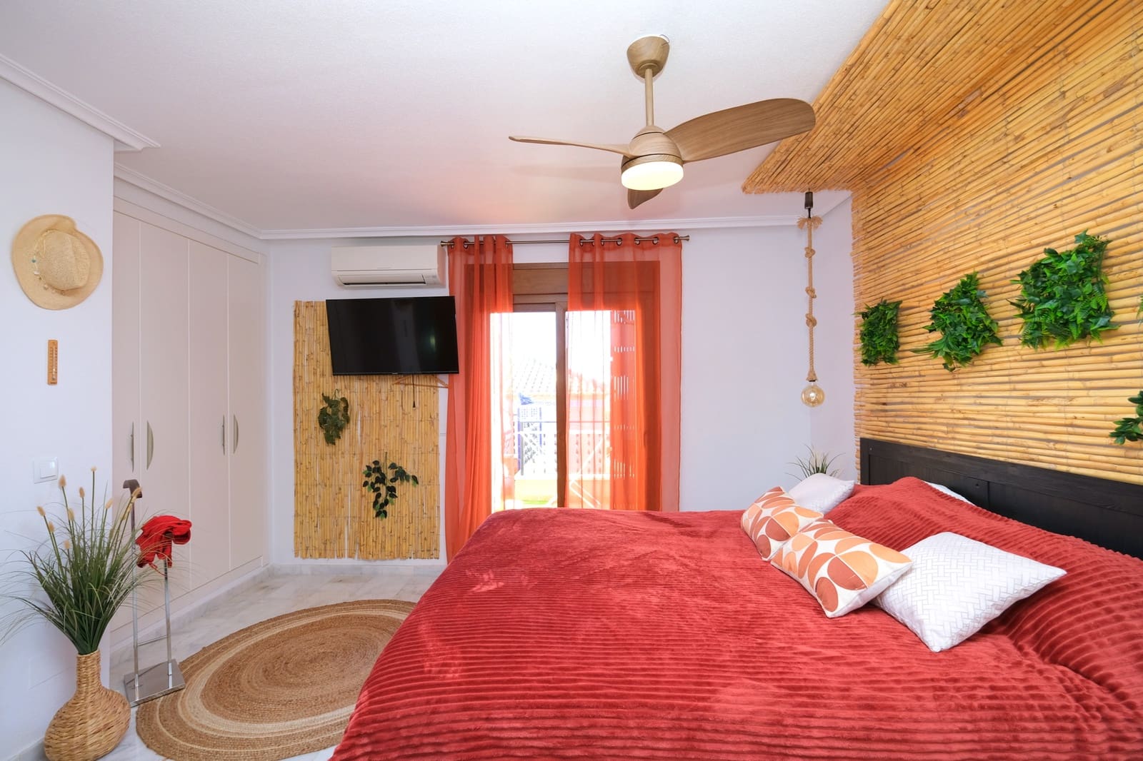 Chalet de 3 habitaciones en San Miguel de Salinas en venta con piscina - 259.900 € (Ref: 9431172)