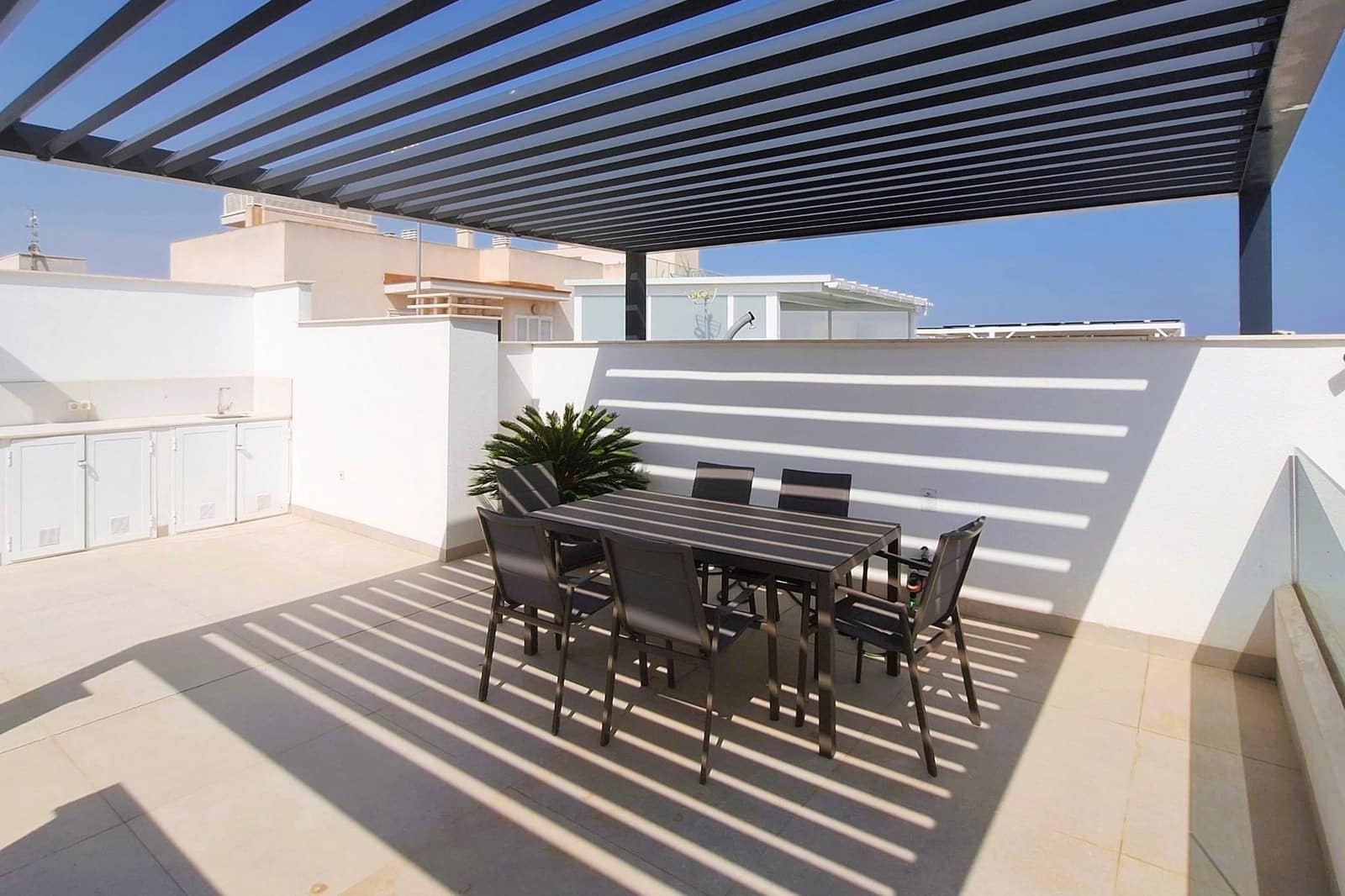 Chalet de 3 habitaciones en Santiago de la Ribera en venta con piscina - 420.000 € (Ref: 9431175)