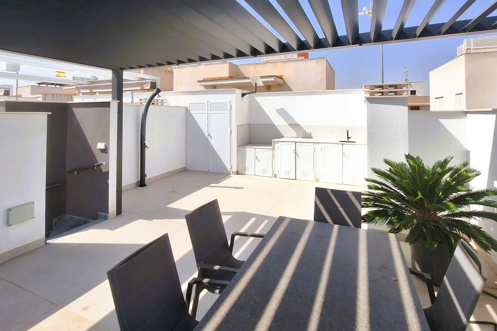 Chalet de 3 habitaciones en Santiago de la Ribera en venta con piscina - 420.000 € (Ref: 9431175)