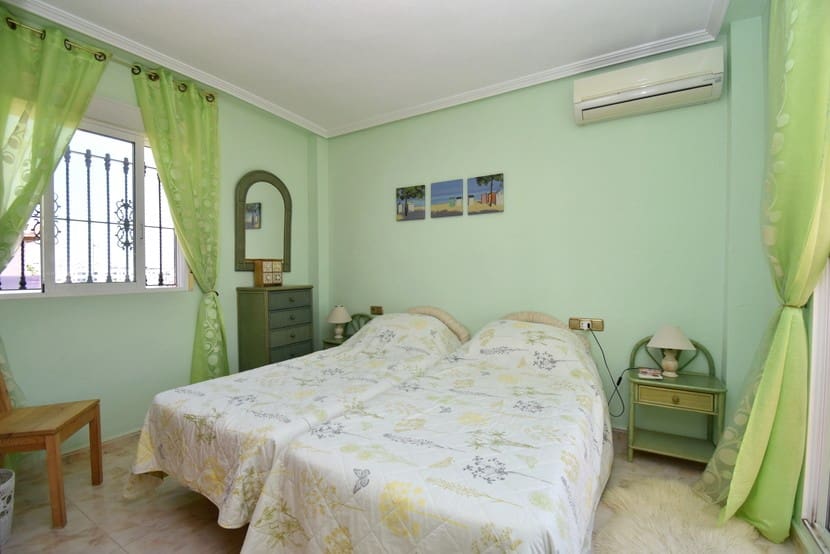 3 camera da letto Villa in vendita in La Zenia con piscina - 389.999 € (Rif: 9431180)