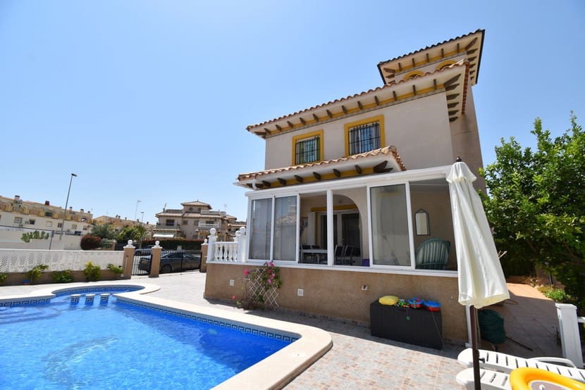 3 camera da letto Villa in vendita in La Zenia con piscina - 389.999 € (Rif: 9431180)