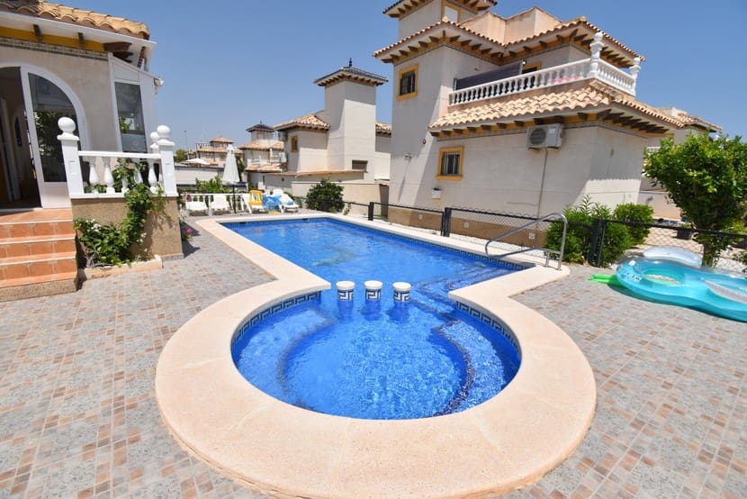 3 camera da letto Villa in vendita in La Zenia con piscina - 389.999 € (Rif: 9431180)