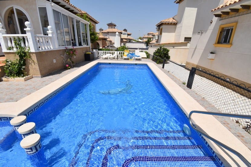 3 camera da letto Villa in vendita in La Zenia con piscina - 389.999 € (Rif: 9431180)