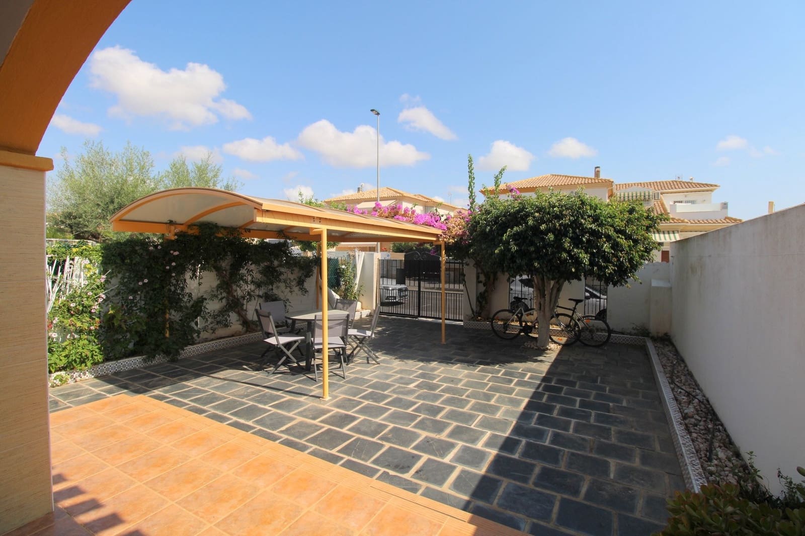 3 quarto Casa em Banda para venda em Torre de la Horadada - 285 000 € (Ref: 9431181)