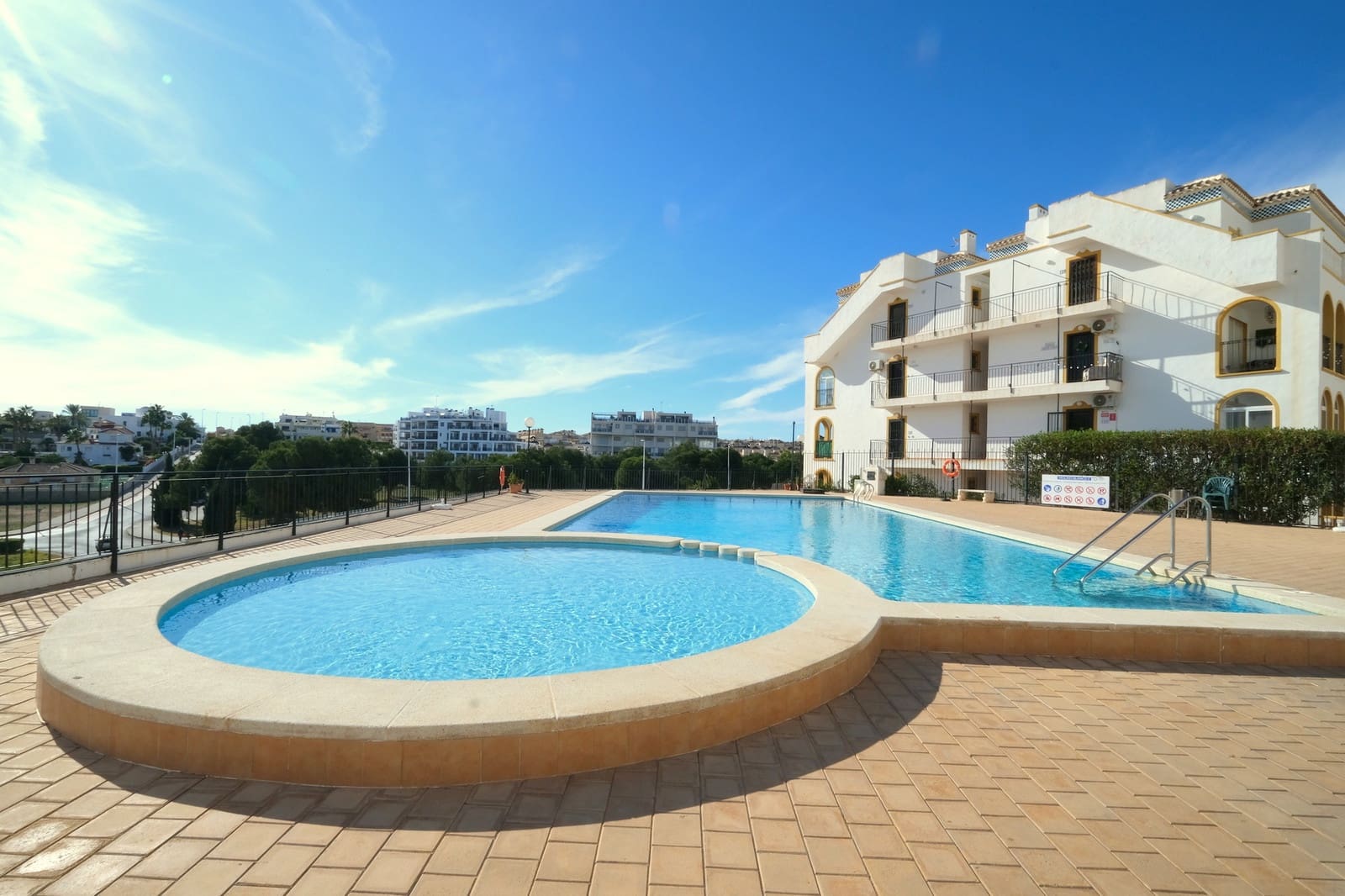 2 slaapkamer Appartement te koop in La Zenia met zwembad - € 174.950 (Ref: 9436923)