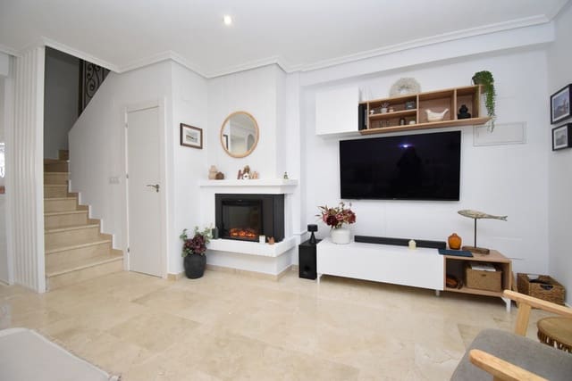 2 Zimmer Haus zu verkaufen in Villamartin, Orihuela mit Pool - 239.995 € (Ref: 9436925)