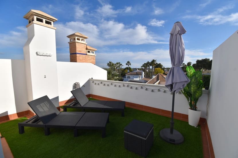 2 Zimmer Haus zu verkaufen in Villamartin mit Pool - 239.995 € (Ref: 9436925)