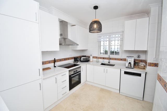 2 Zimmer Haus zu verkaufen in Villamartin, Orihuela mit Pool - 239.995 € (Ref: 9436925)