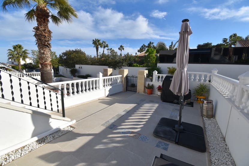 2 Zimmer Haus zu verkaufen in Villamartin mit Pool - 239.995 € (Ref: 9436925)