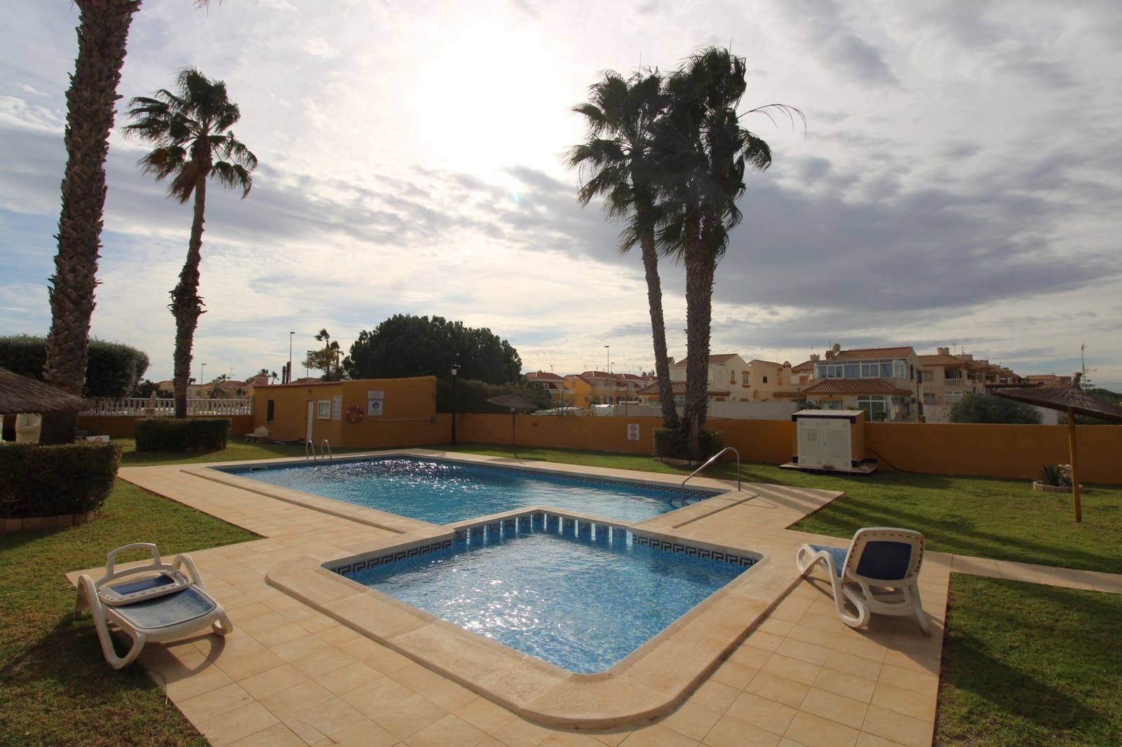 2 slaapkamer Huis te koop in Cabo Roig met zwembad - € 229.000 (Ref: 9439586)