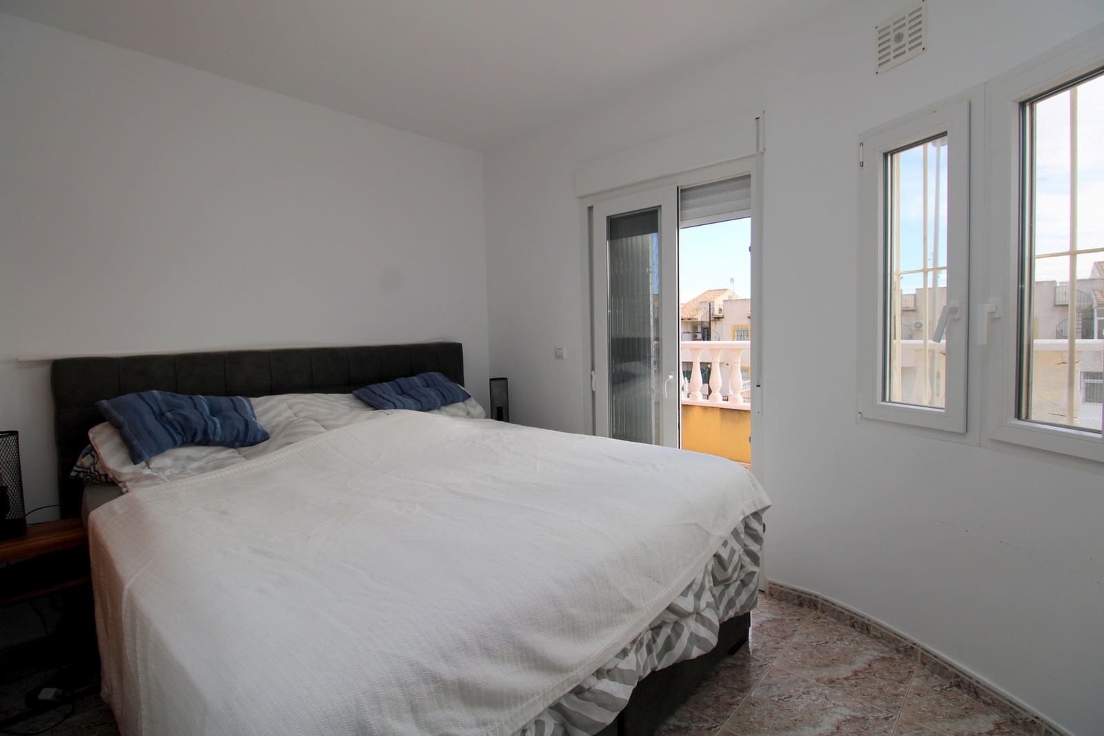 2 slaapkamer Huis te koop in Cabo Roig met zwembad - € 229.000 (Ref: 9439586)