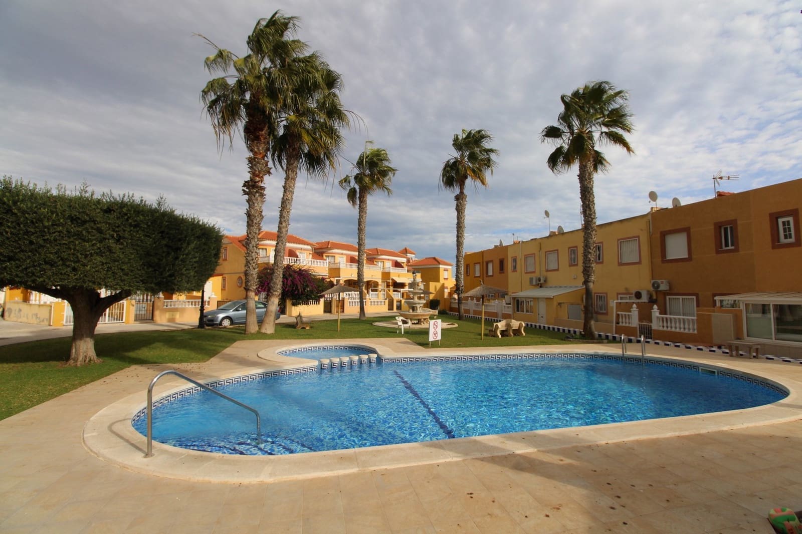 2 slaapkamer Huis te koop in Cabo Roig met zwembad - € 229.000 (Ref: 9439586)